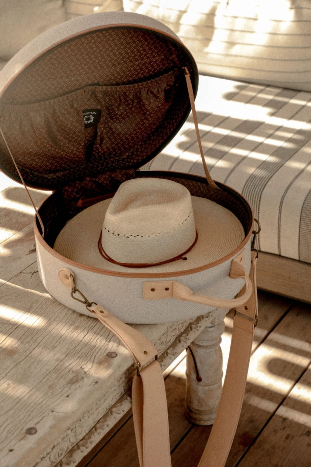 Done Proper Fedora Travel Case - Cream/Beige