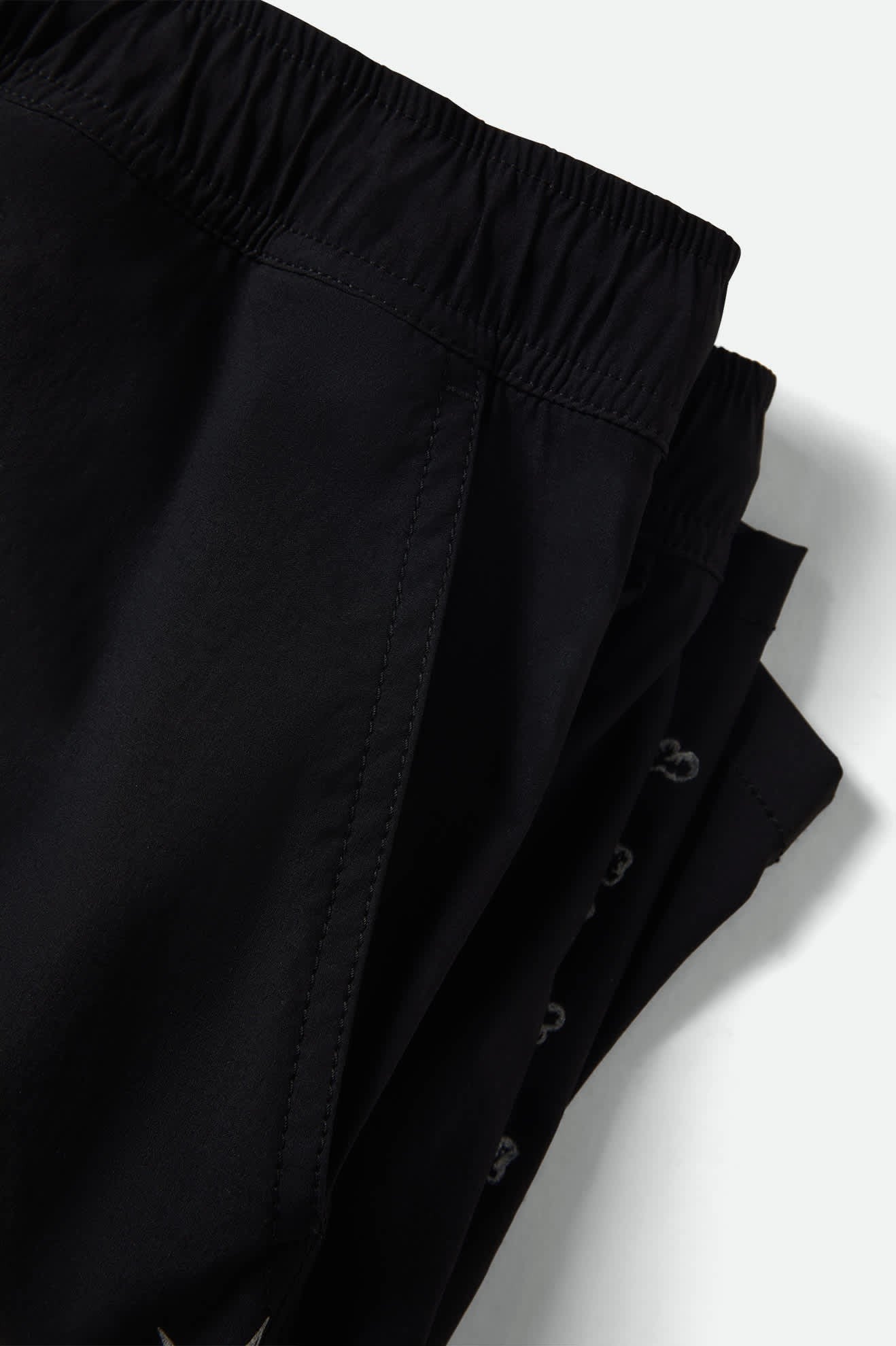 Everyday Stretch Hybrid Short 7" - Black/White