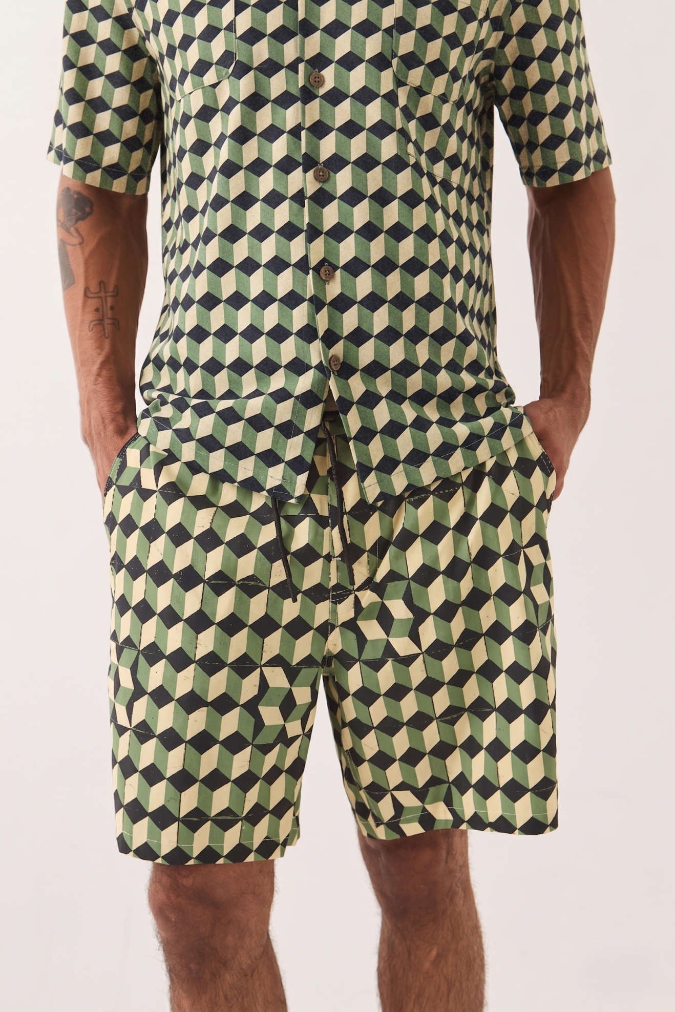 Burger She Wrote Hybrid Short - Black/Green Tile
