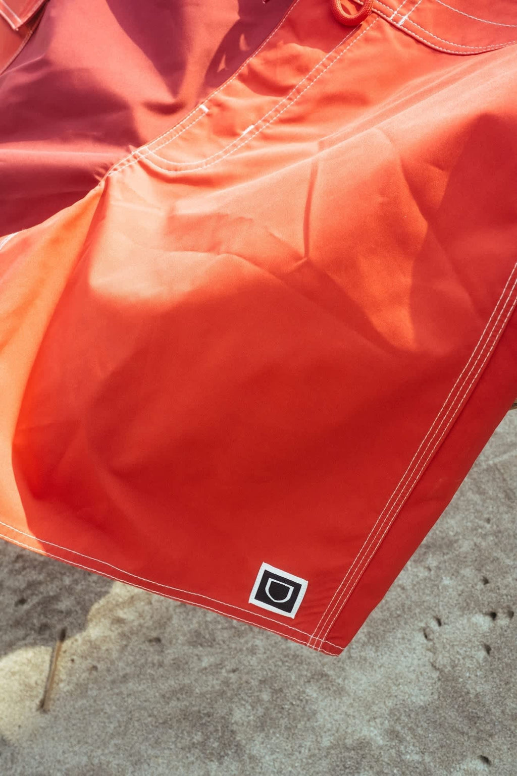 Classic Trunk 17" - Adrenaline Rush/Robust Red