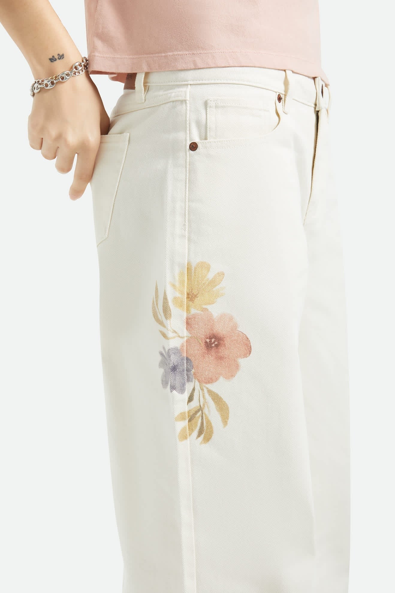 The Chloe 5-Pocket Pant - Off White Floral Burst