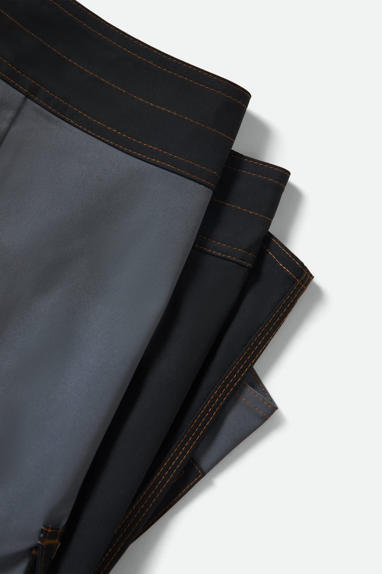 Classic Trunk 17" - Black/Future Grey