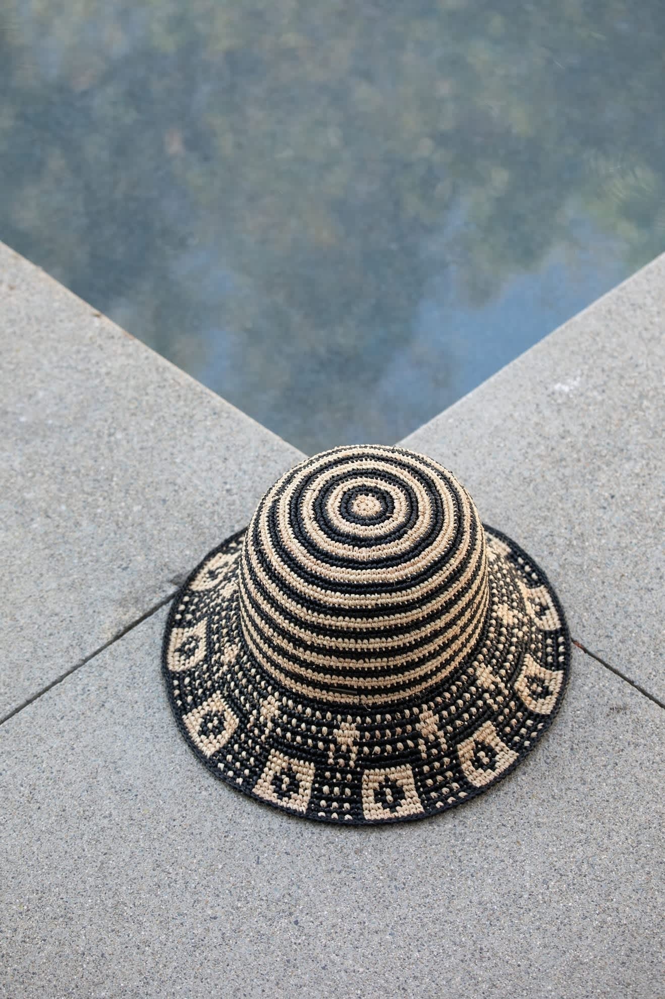 Redding Packable Straw Bucket Hat - Black/Natural