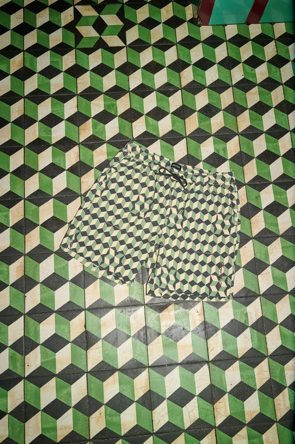 Burger She Wrote Hybrid Short - Black/Green Tile