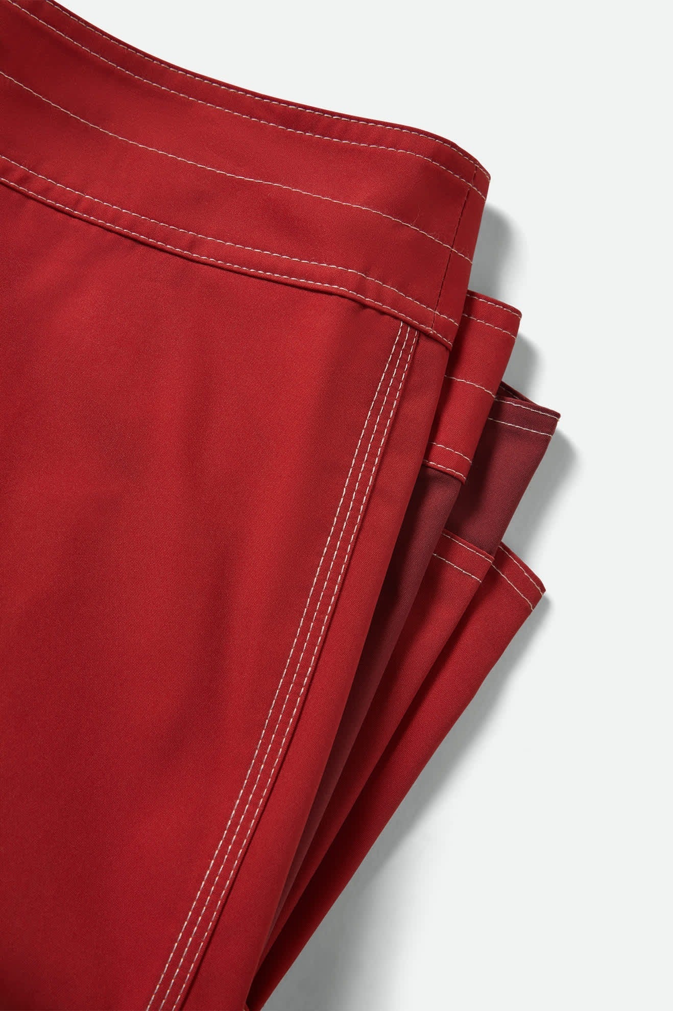 Classic Trunk 17" - Adrenaline Rush/Robust Red