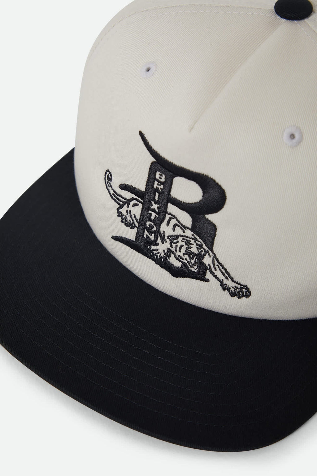 Predator Snapback - Off White/Black