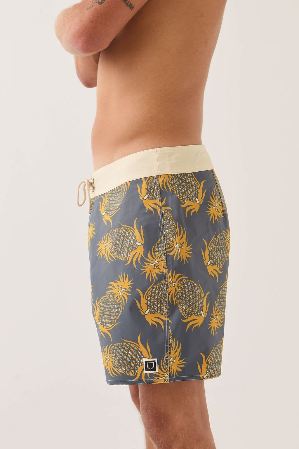 Classic Trunk 17" - Future Grey/Golden Pineapple