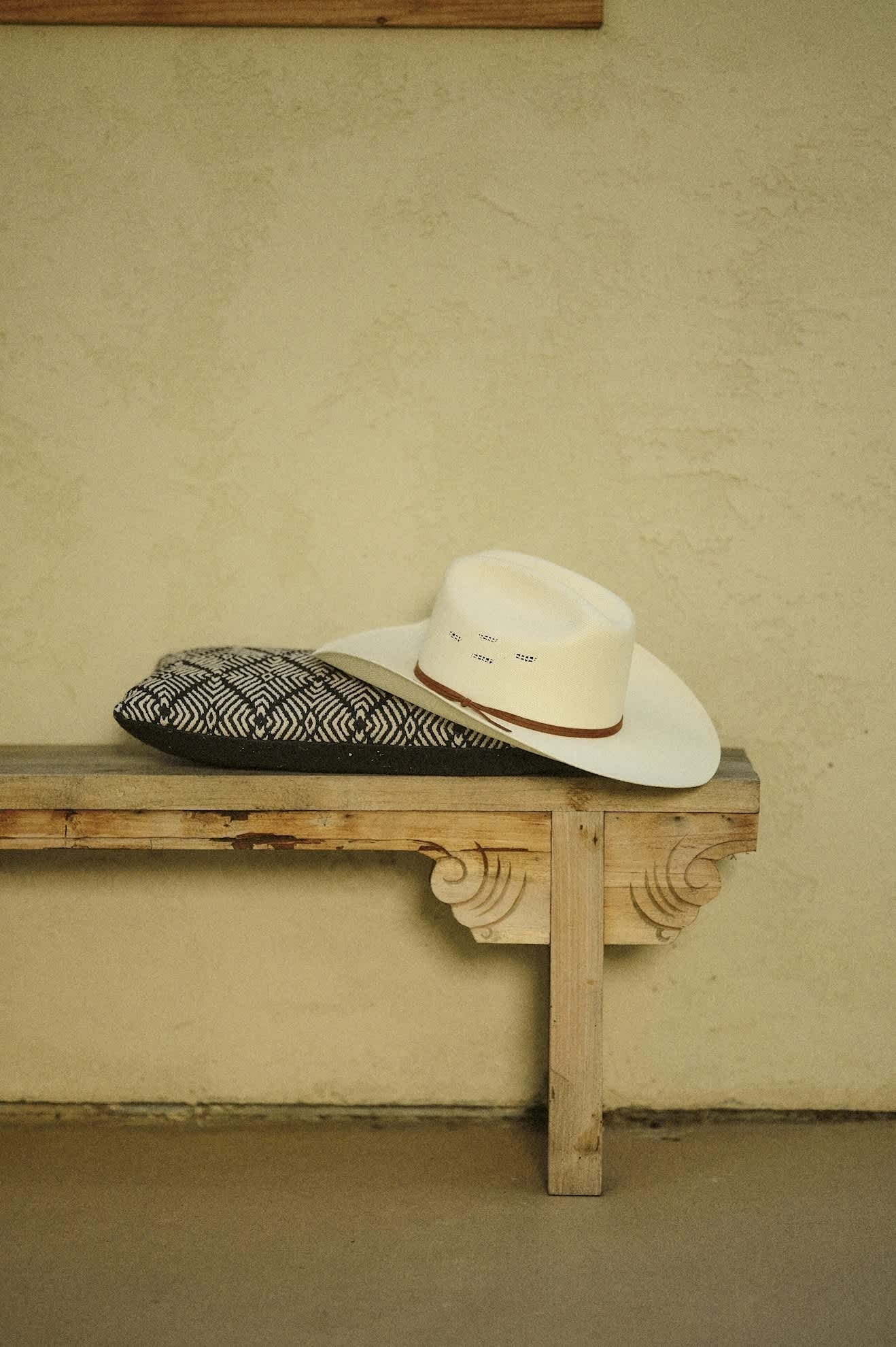 Laredo Straw Cowboy Hat - Bone