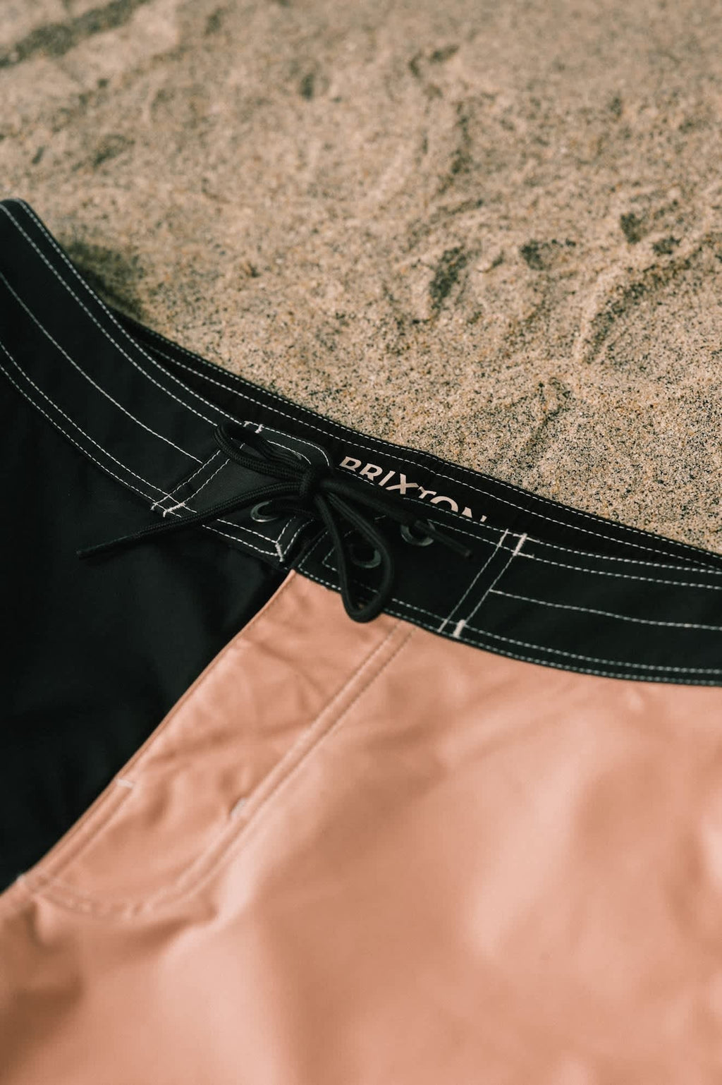 Classic Trunk 17" - Black/Silver Pink