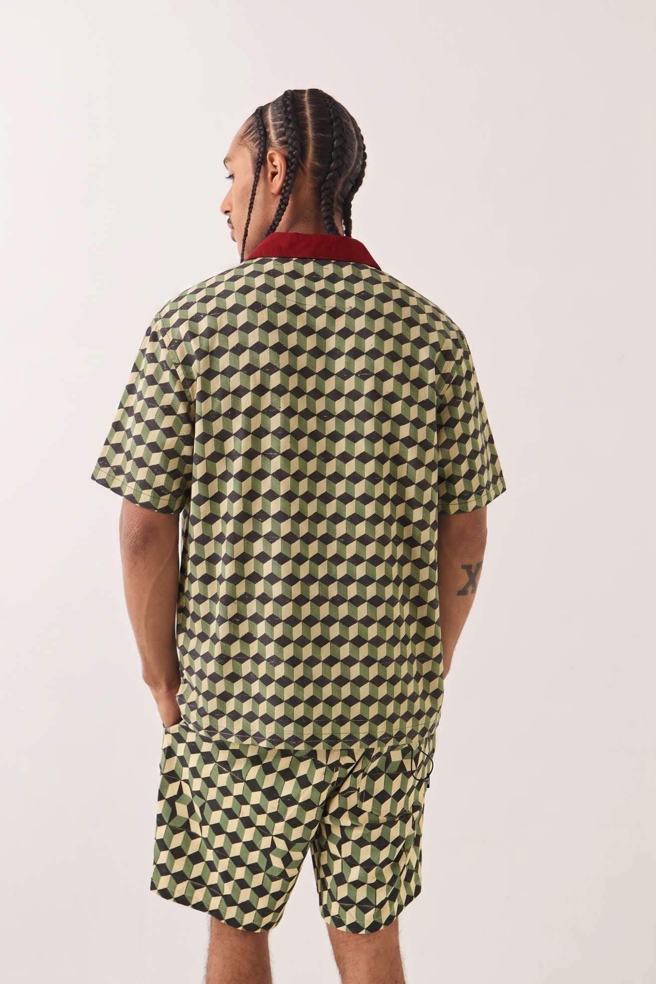 Burger She Wrote Shirt - Black/Green Tile