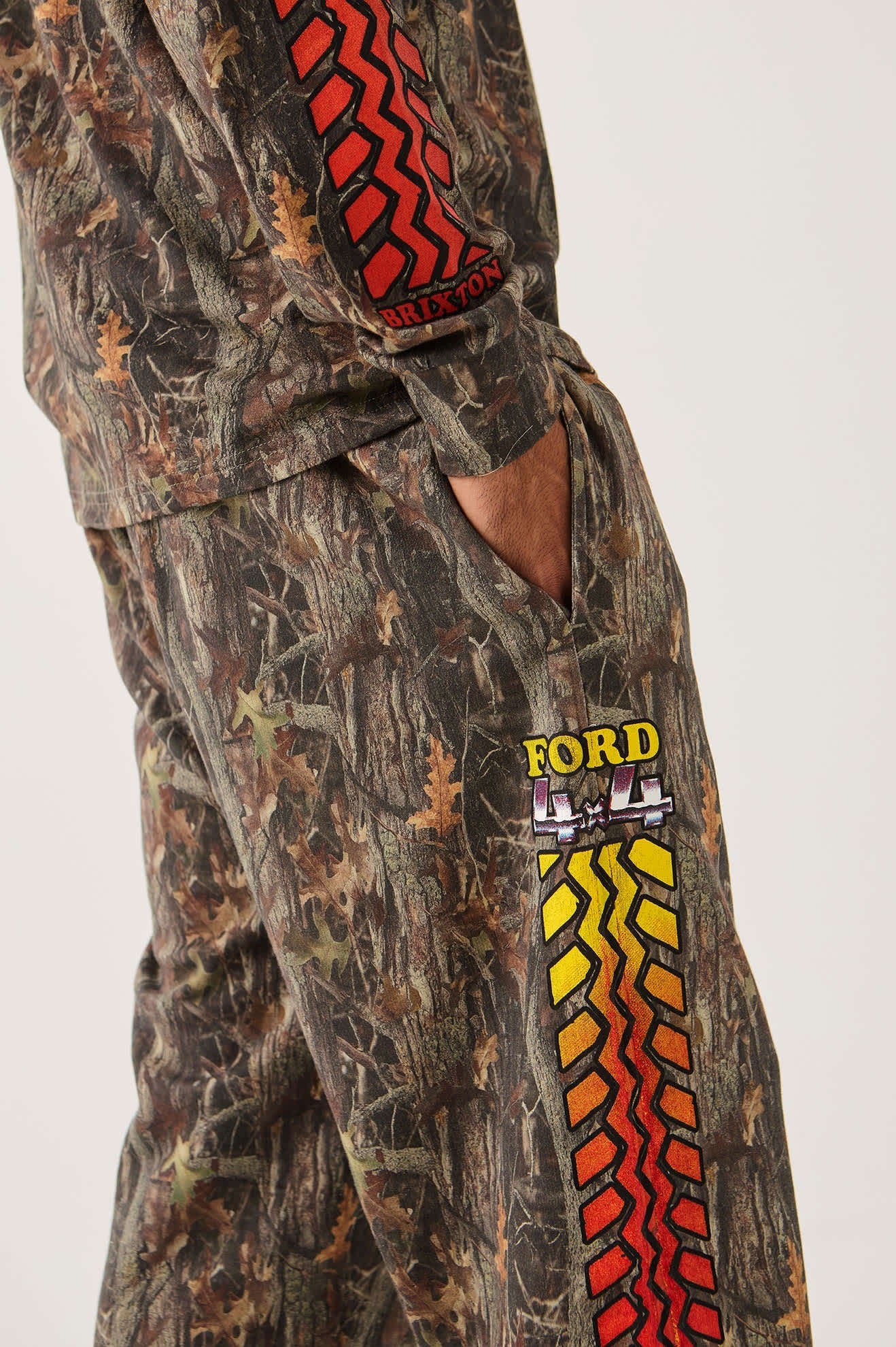 Ford 4x4 Chrome Sweatpant - Boxwood Green
