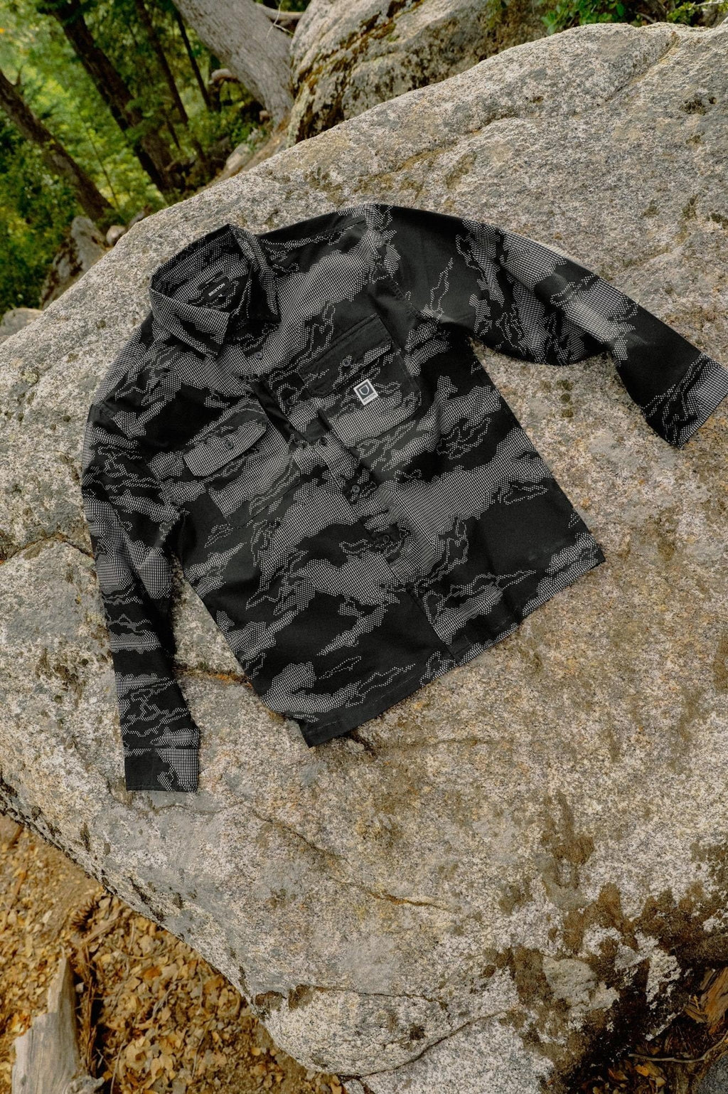 Journey Lightweight Shirt - Black Camo