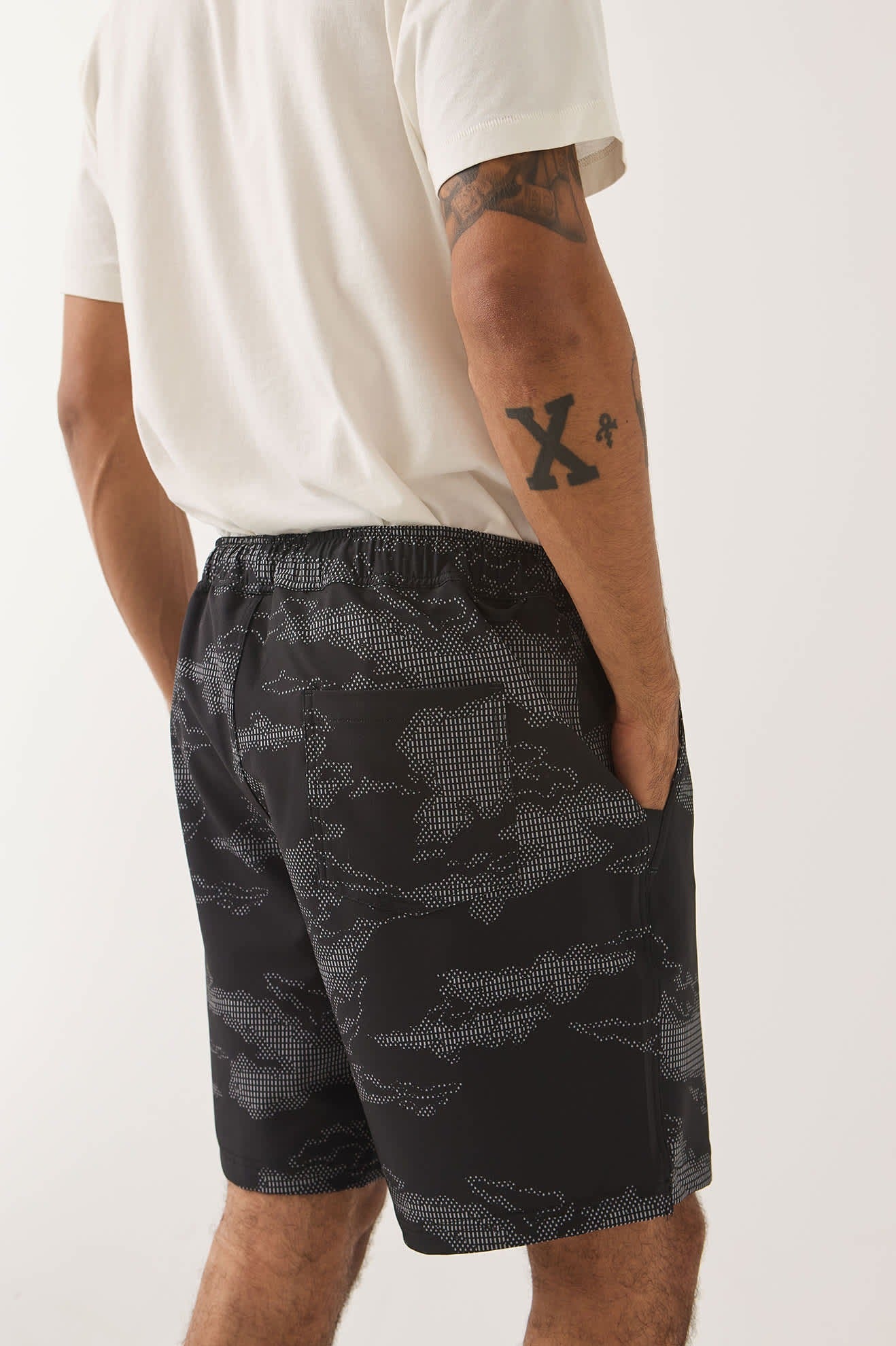 Journey Active Short - Black Camo