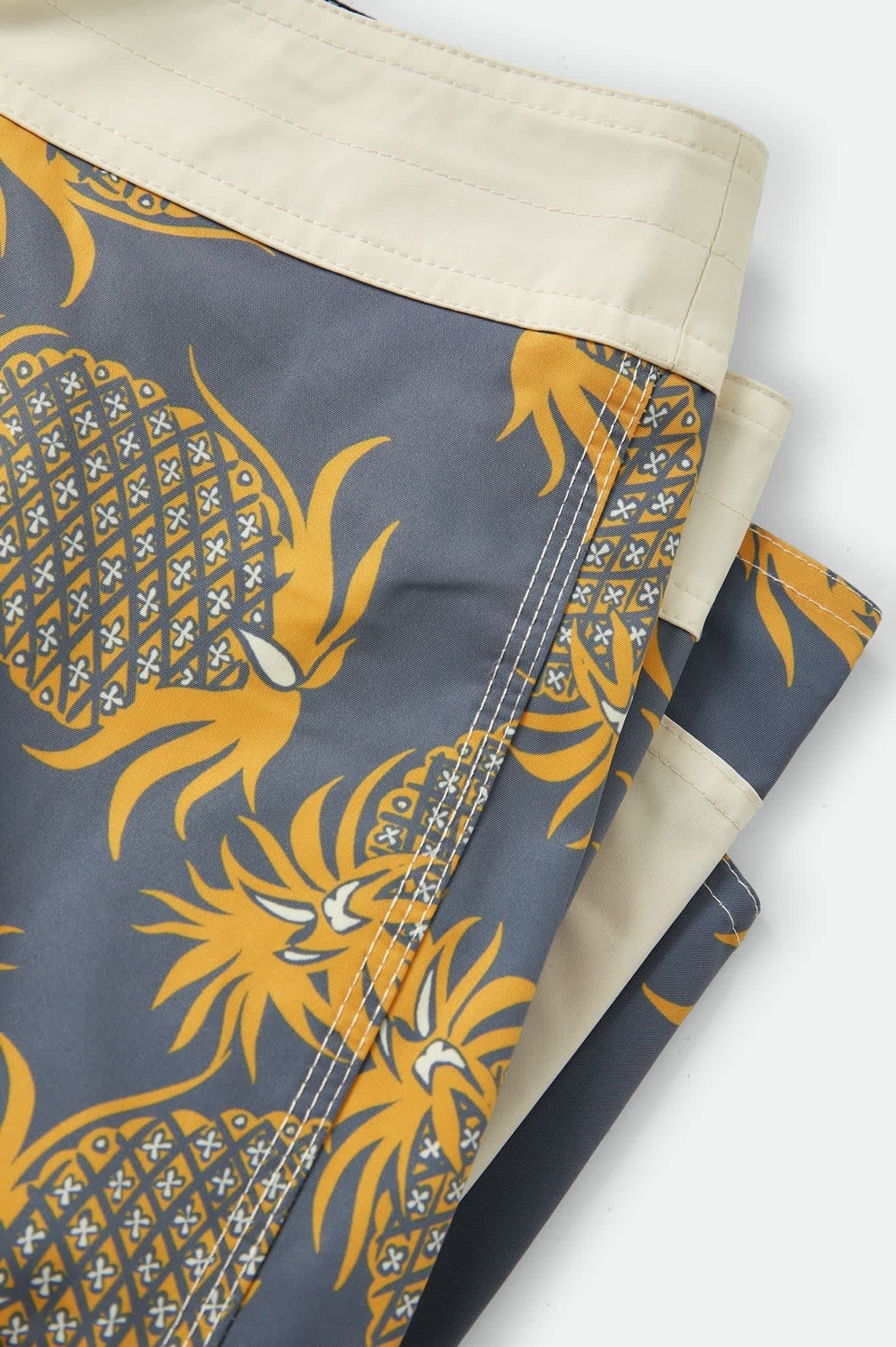 Classic Trunk 17" - Future Grey/Golden Pineapple
