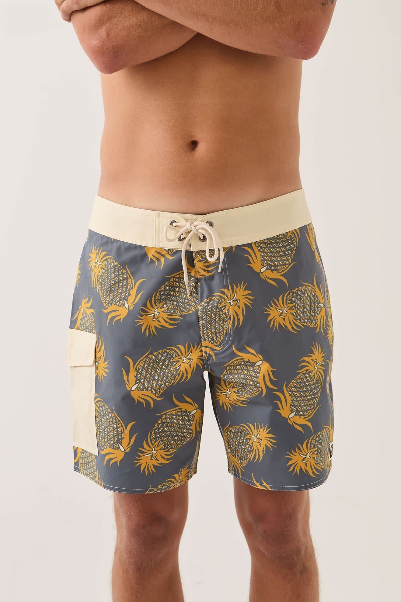 Classic Trunk 17" - Future Grey/Golden Pineapple