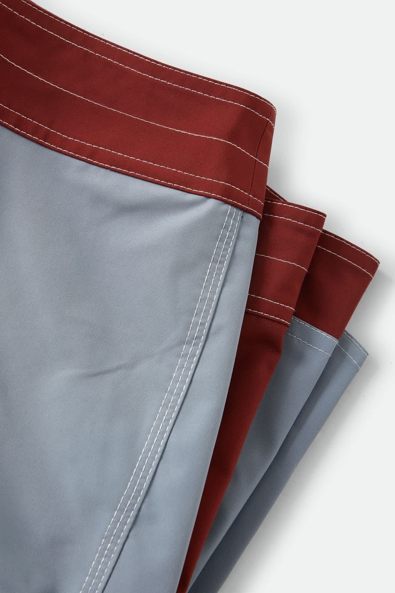 Classic Trunk 17" - Dark Brick/Dusty Blue
